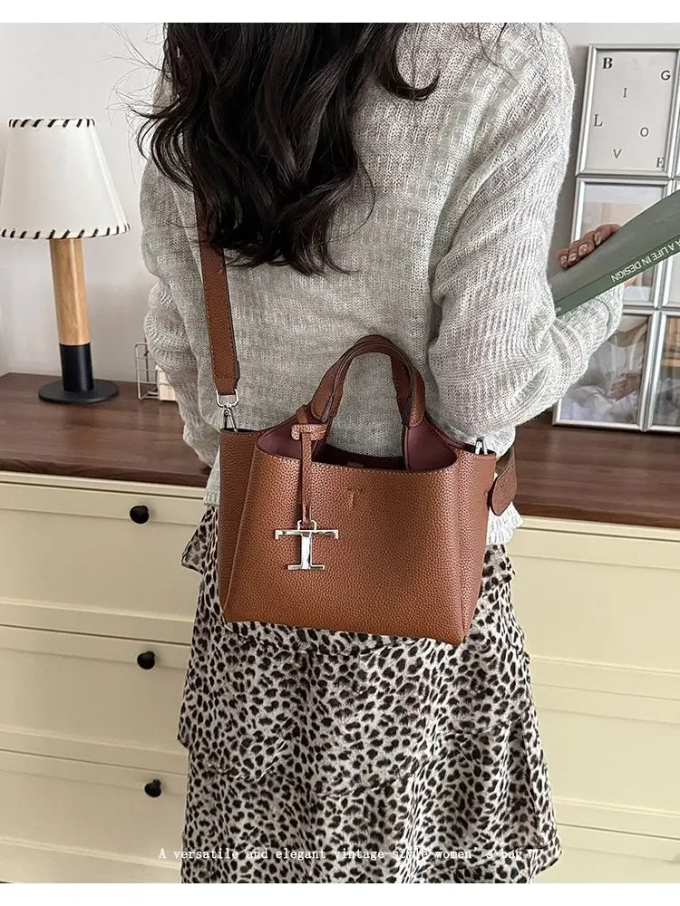 Unique High-End Leather Diaper Bag: Elegant Crossbody Messenger Bag For Women With Vintage Designer Look And Large Capacity