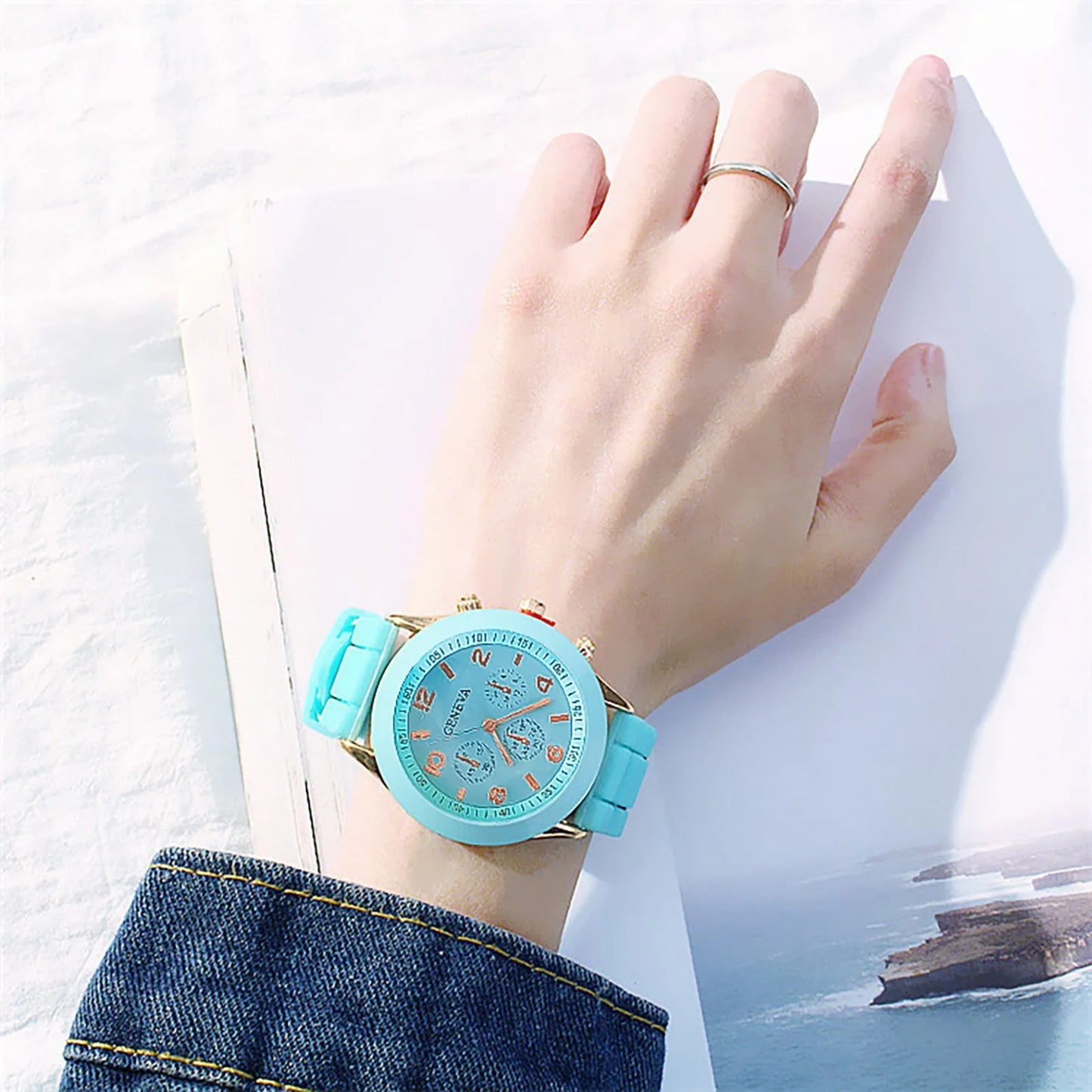 Women'S Waterproof Watch Jelly Quartz Watch Round Arabic Numeral Dial Silicone Strap Fashion Watch Decoration Gift