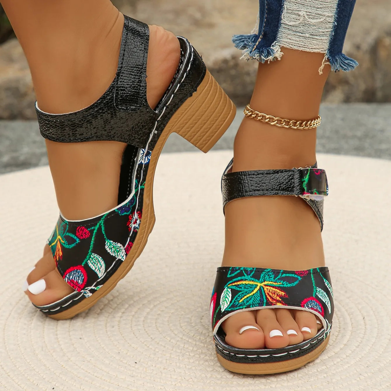 Women Platform Sandals 2024 Summer New Fashion Beach Sandals Comfortable Lightweight Outdoor Sandals Breathable Shoes for Women