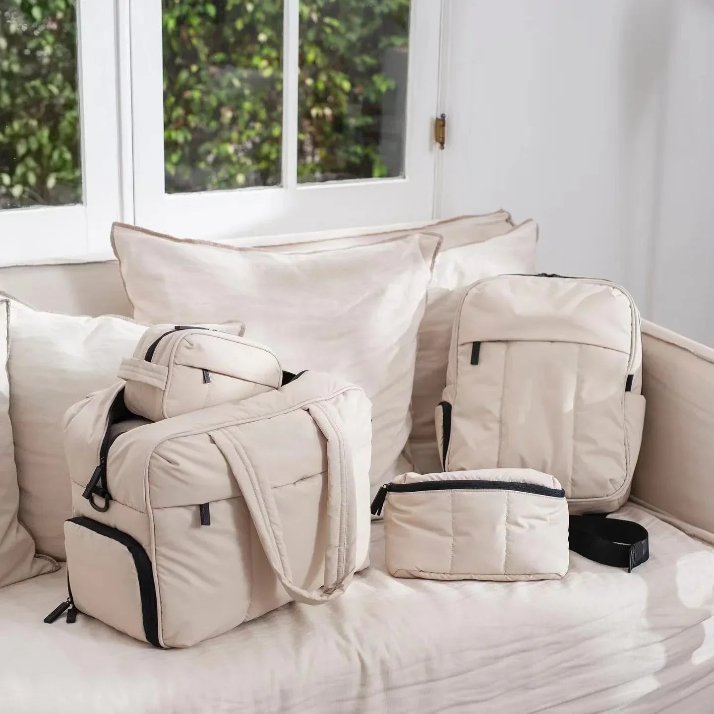 Duffel Weekender Bag Large Capacity Women Multifunction Leisure Travel Puffer Tote Gym Bag Carry on Bag with A Shoe Compartment