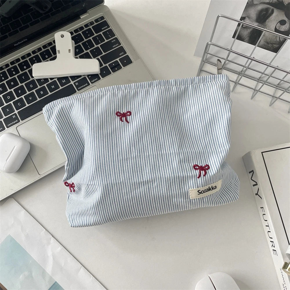 Blue Plaid Embroidery Floral Makeup Bag for Women Brush Lipstick Organizer Pouch Travel Cosmetic Storage Toiletry Wash Case Bag