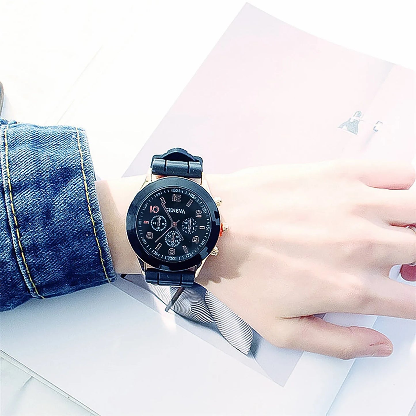 Women'S Waterproof Watch Jelly Quartz Watch Round Arabic Numeral Dial Silicone Strap Fashion Watch Decoration Gift