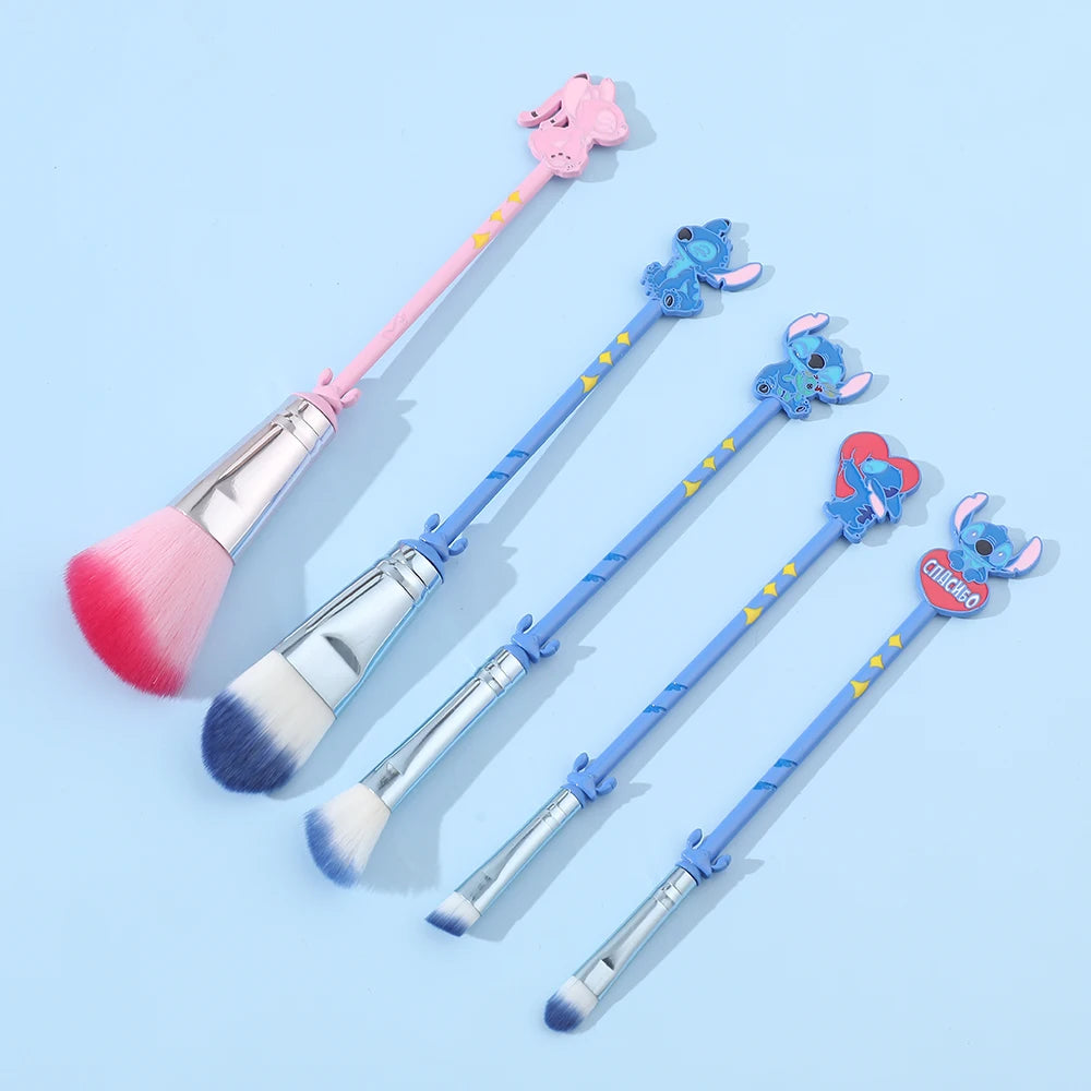 Cartoon cute Stitch makeup brush, soft fiber makeup brush, Stitch portable comb, Stitch eye shadow brush, suitable for girls' bi
