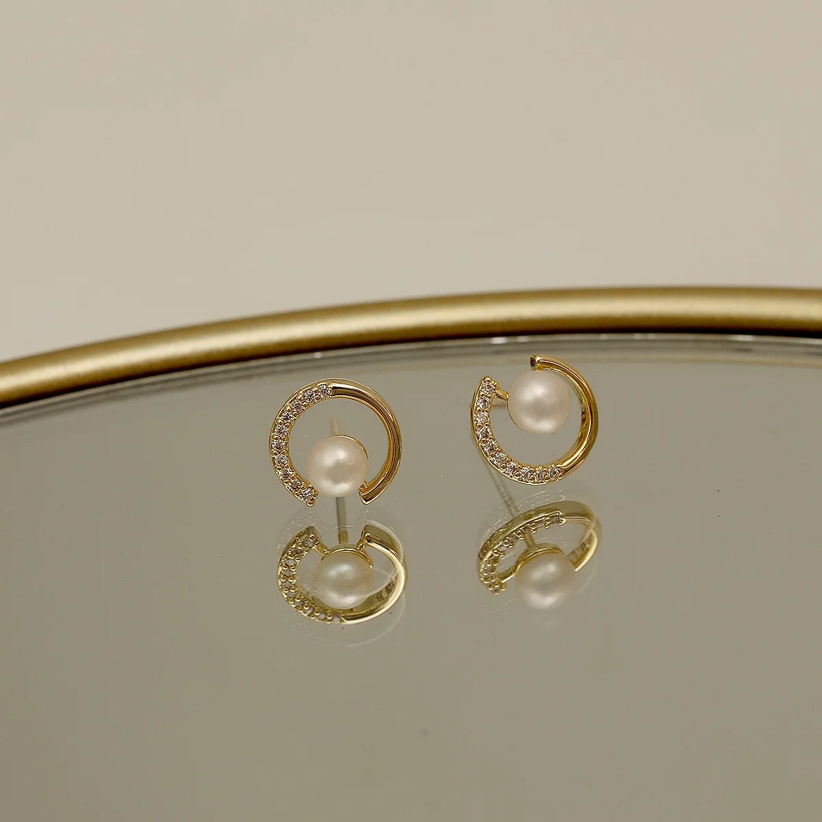 New Korean style trendy earrings; super shiny stud earrings; simple and stylish drop earrings