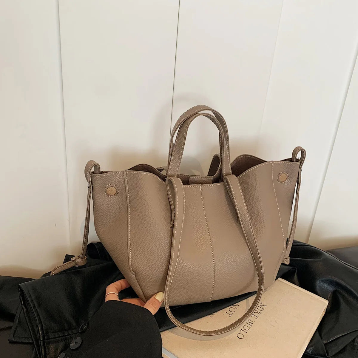 Women Leather Large Capacity Tote Bag Luxury Waterproof Handbag Commuting Shopping Travel Shoulder Backpack Fashion Bag