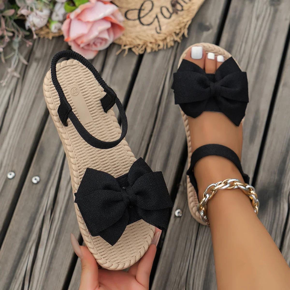 Women Sandals 2024 New Summer Lightweight Sandals Fashion Beach Casual Slippers Outdoor Bow Tie Flat Shoes Home Slides Women image